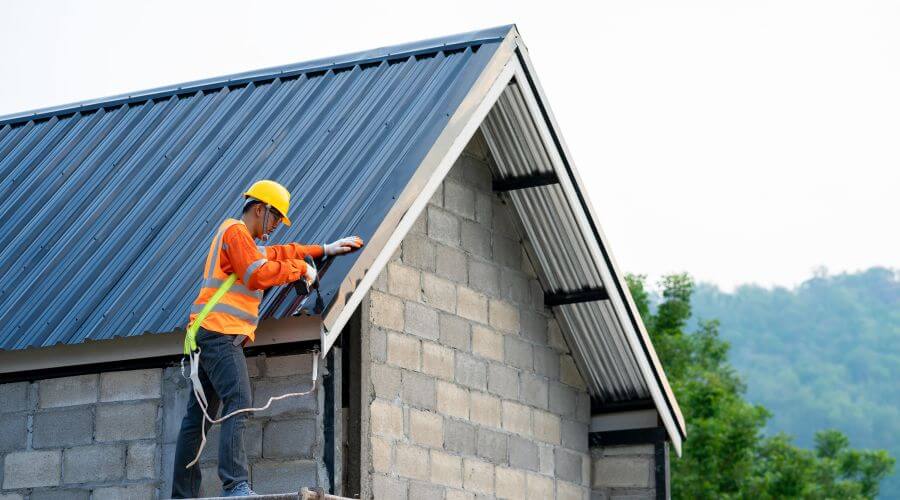 Professional gutter cleaning in Ashtabula, OH